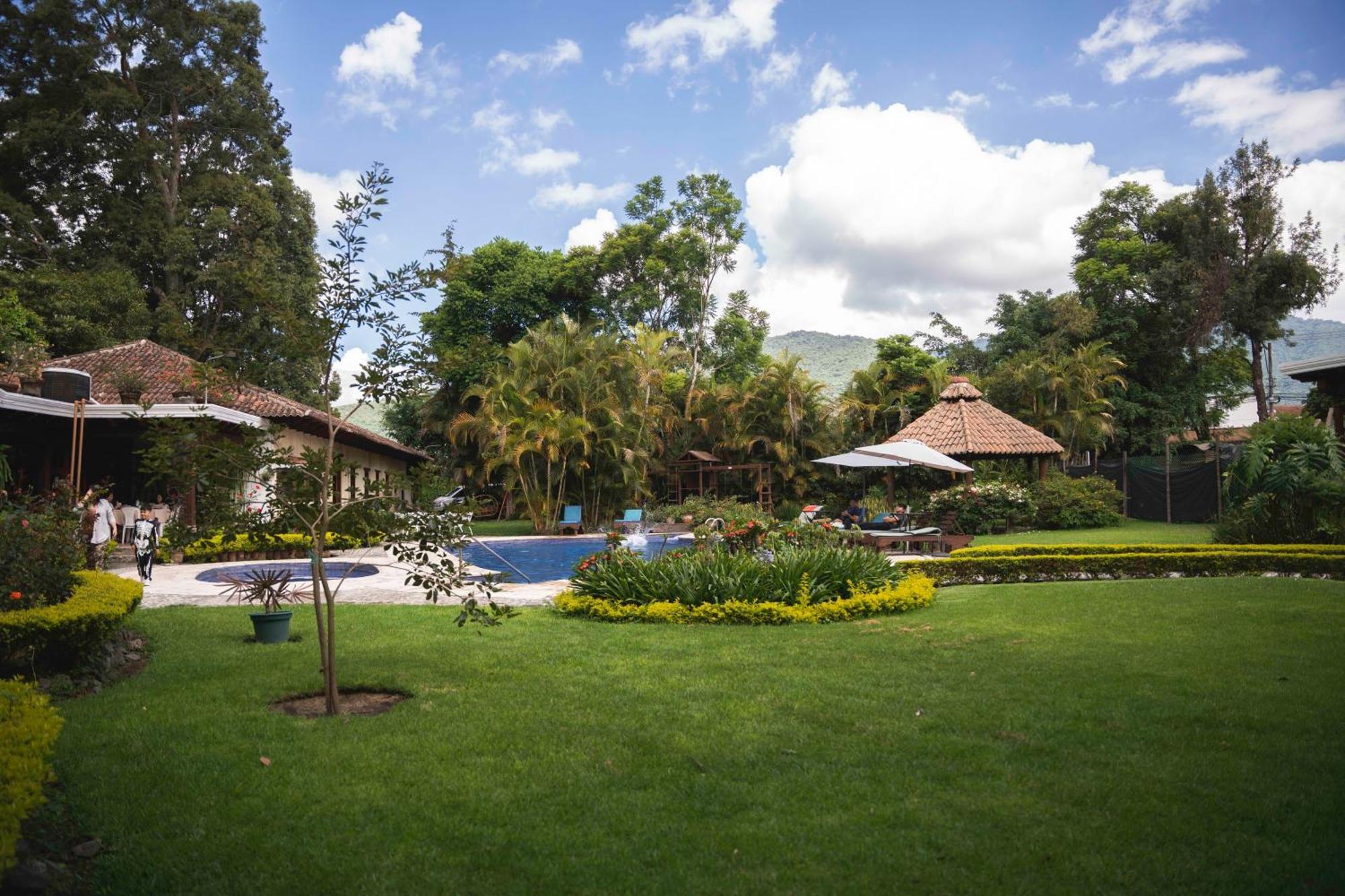 Hotel Real Plaza Antigua Exterior photo