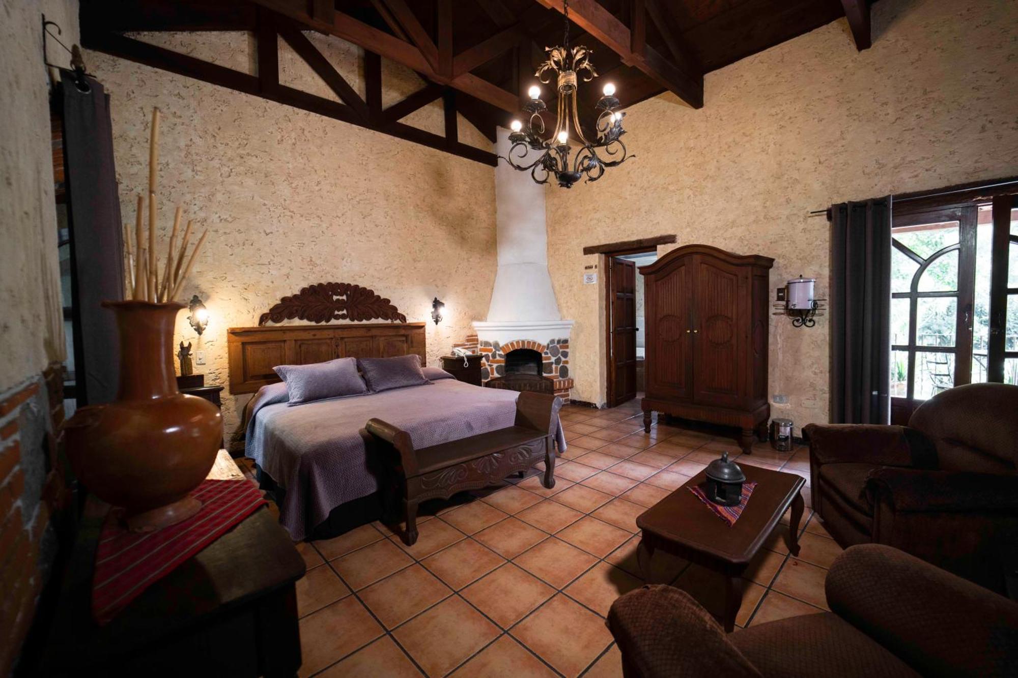 Hotel Real Plaza Antigua Exterior photo