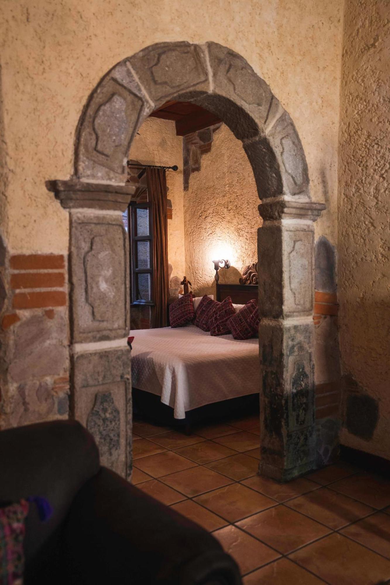 Hotel Real Plaza Antigua Exterior photo